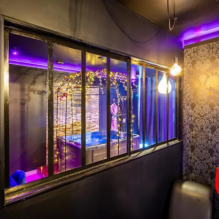 Love hotel Sweet Secret's Jacuzzi